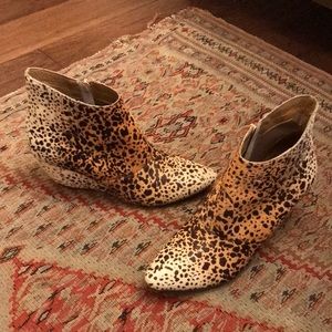 Matisse Teddy Leather & Cow Hide Women’s Ankle Bootie Leopard Print 7.5